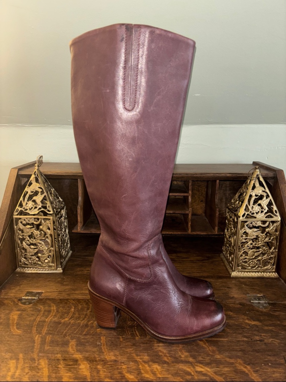 Knee-High Leather Heeled Boots in Burgundy